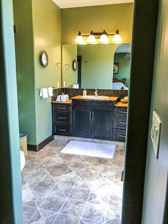 Wolf Creek Bed And Breakfast Ponoka Bagian luar foto