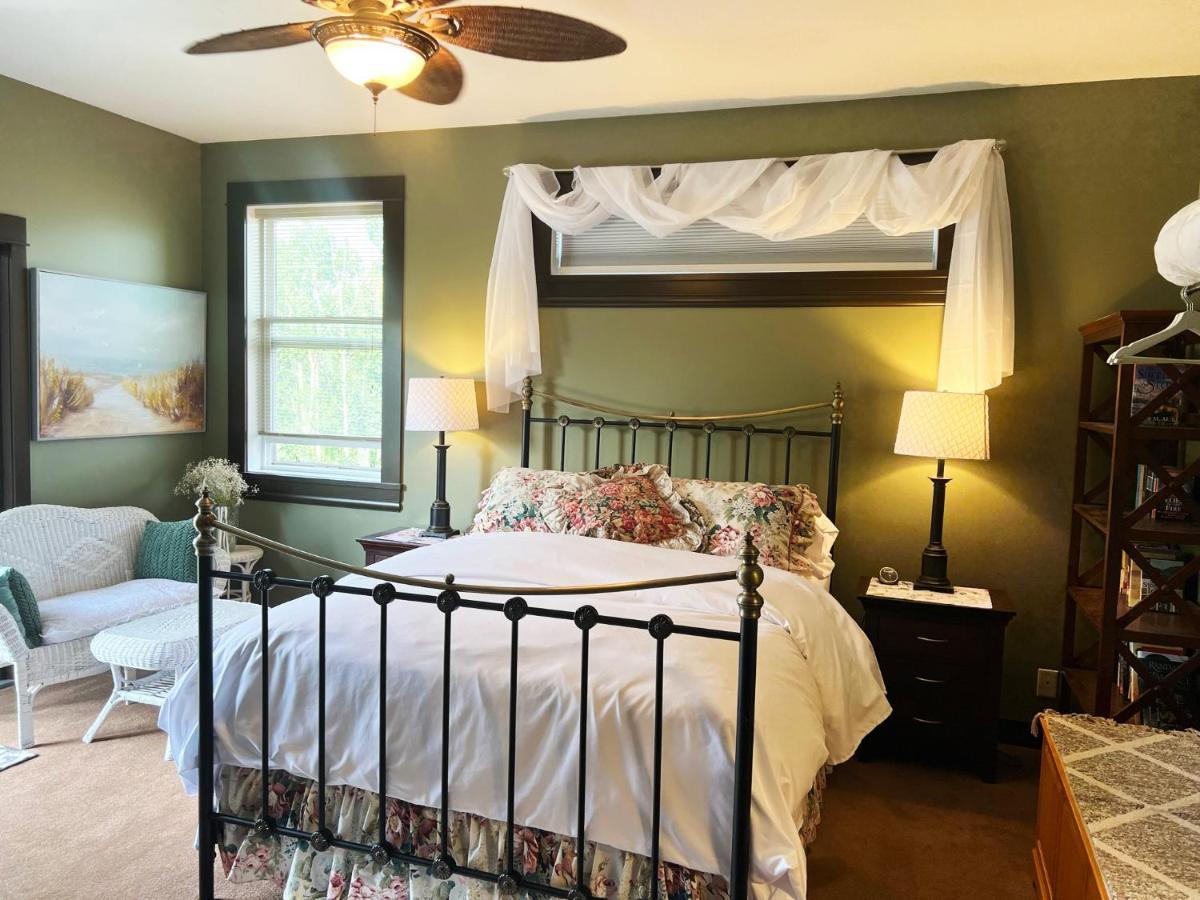 Wolf Creek Bed And Breakfast Ponoka Bagian luar foto